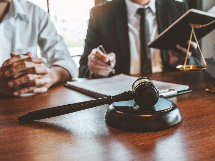 86-latek zaatakował sąsiada nożem w sporze o 600 złotych – niepoczytalność wyklucza odpowiedzialność karną