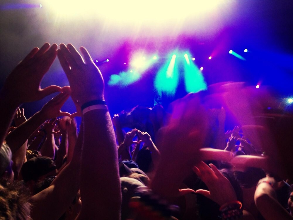 Summer Chill 2025: Młodzieżowy Festiwal w Częstochowie z Białasem na czołowej scenie!