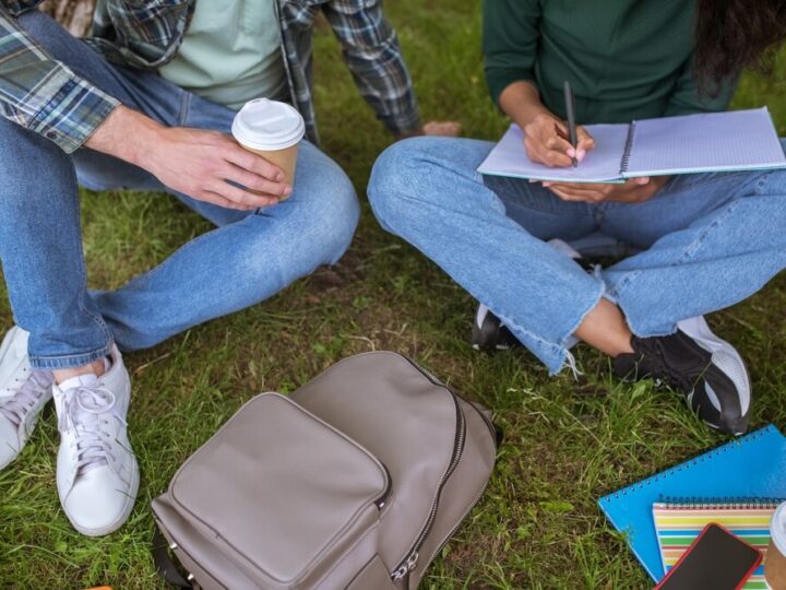 Wsparcie dla uczniów w Częstochowie: stypendia, zasiłki i darmowe posiłki dla rodzin w potrzebie