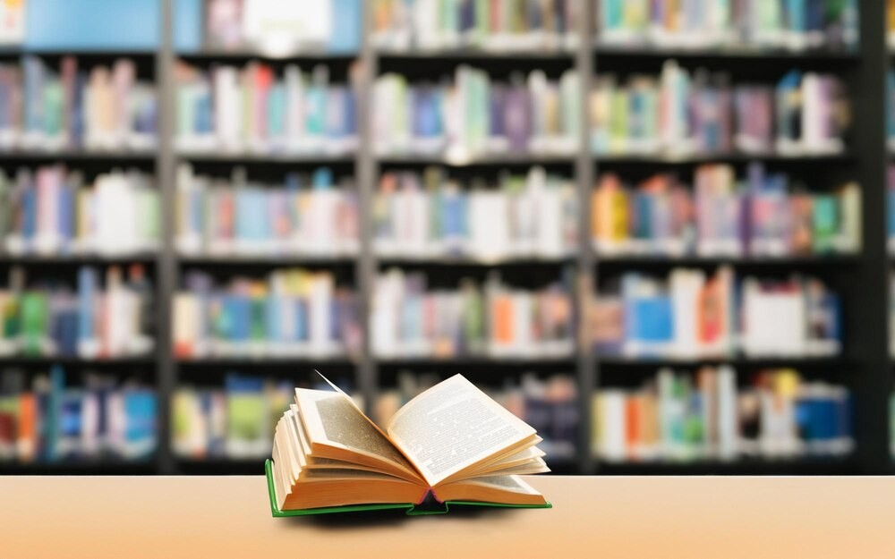 KSIĄŻKOWANIE 2025: LITERACKIE ŚWIĘTO W BIBLIOTECE POLITECHNIKI