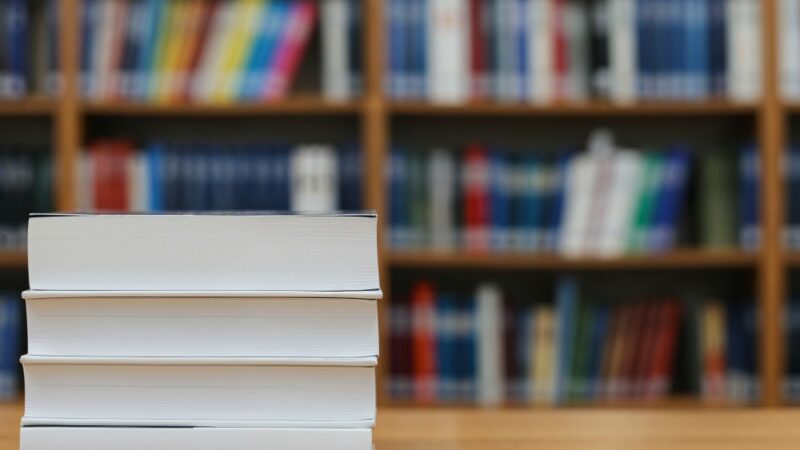 Październikowe atrakcje grozy: Halloween w bibliotece czeka na Ciebie!