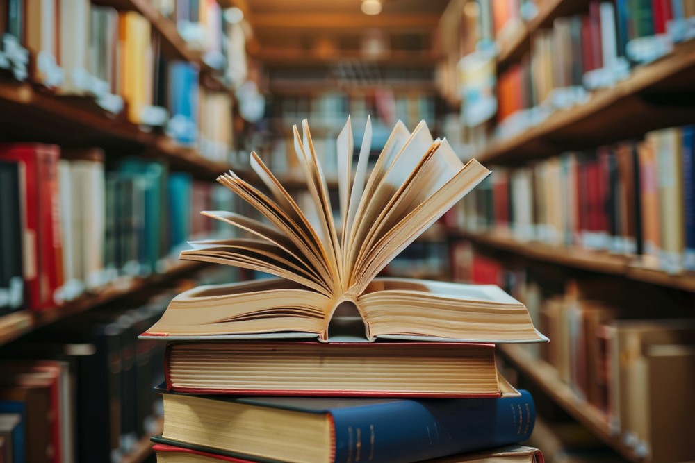 Nowe godziny otwarcia biblioteki – sprawdź, kiedy możesz nas odwiedzić!