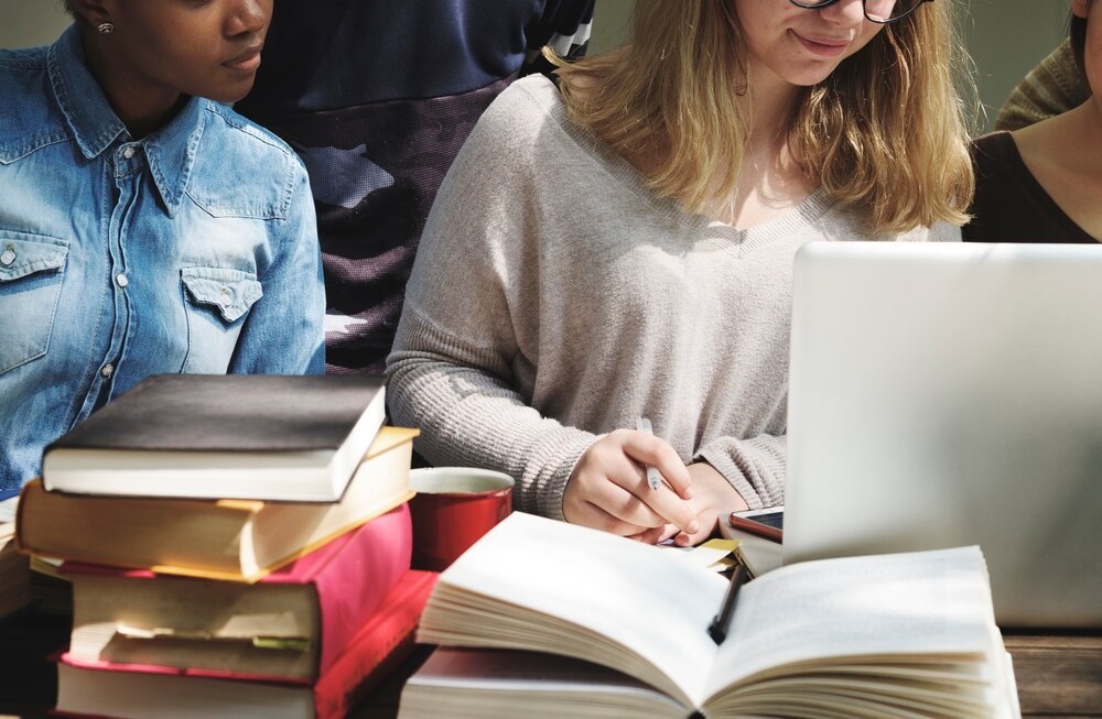 Dzień Edukacji Narodowej w Blachowni: Uroczystość dla nauczycieli i lokalnej społeczności edukacyjnej