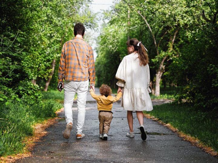 Zrozumieć nastolatka: Klucz do spokojnej rodziny