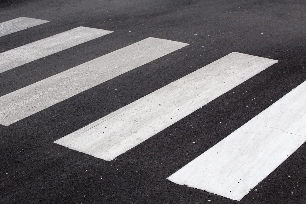 Bezpieczni piesi: Policja ujawnia niepokojące statystyki wykroczeń drogowych