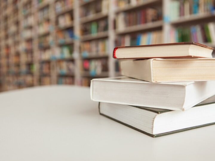 Odkrywanie tajemnic Elżbiety Krasińskiej: Spotkanie z Klaudią Jeznach w Bibliotece Publicznej