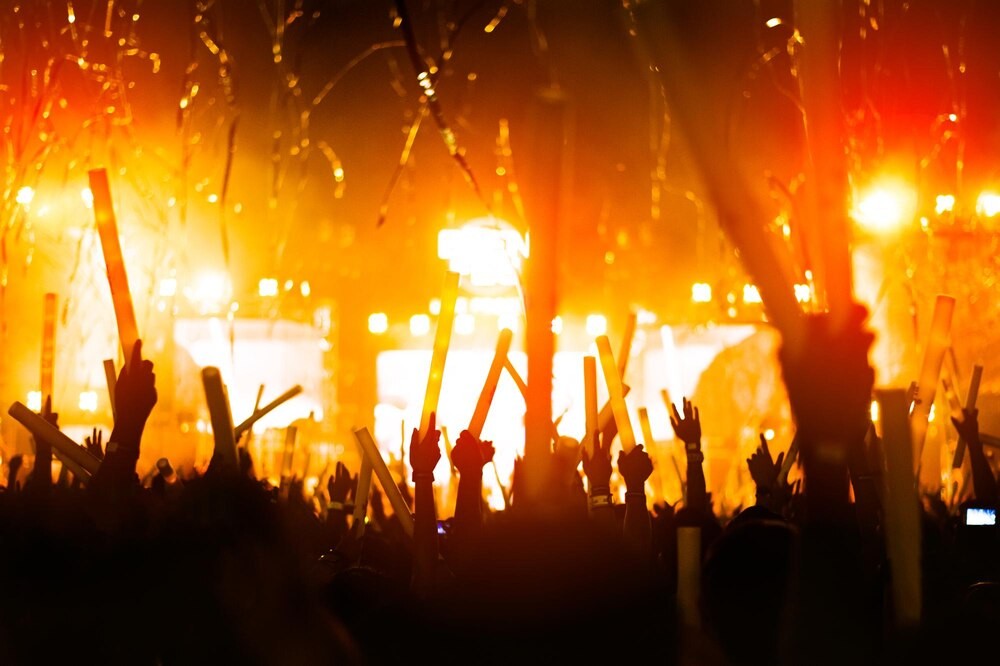 Nowy Rok w Janowie: Muzyczne szaleństwo i fajerwerki na Rynku!