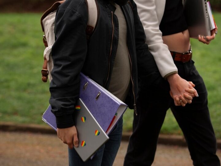 Młodzież z Lubojni odkrywa tajemnice pracy policji w Kłomnicach