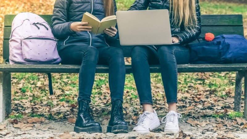 Nowa, przyjazna przestrzeń Gminnej Biblioteki Publicznej w Konopiskach dla mieszkańców