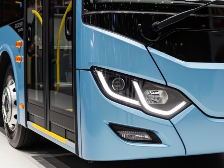 Częstochowa w zielonym rytmie: Nowe elektryczne Solarisy na ulicach miasta