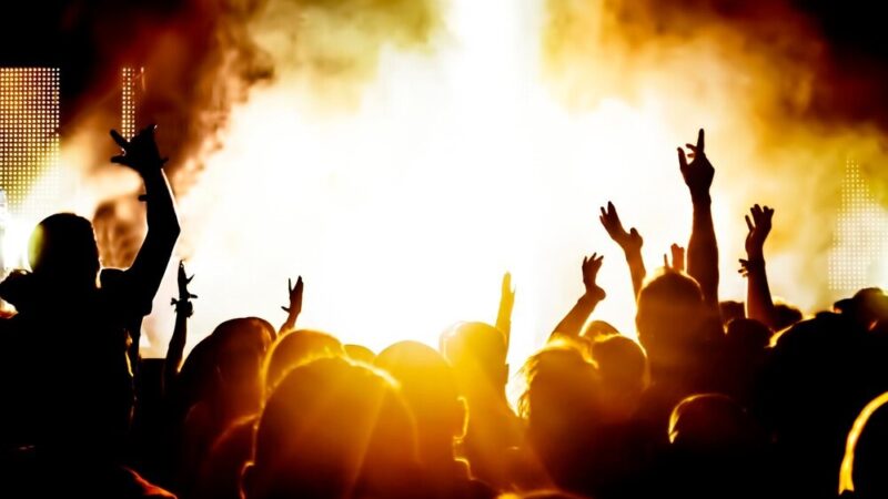 Świąteczne życzenia i muzyka: Orkiestra Dęta w Rędzinach świętuje razem