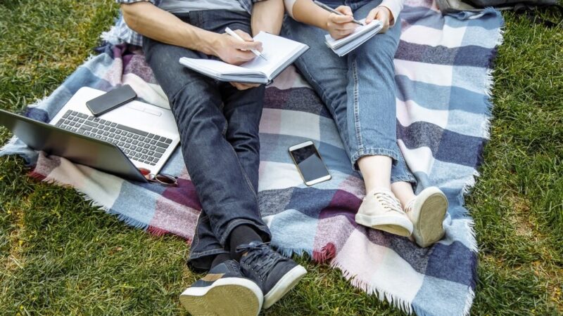 Uczniowie z Dąbrowy Zielonej triumfują w Międzypowiatowym Konkursie Plastycznym