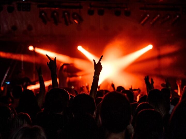 Marzec z poezją śpiewaną – muzyka pełna emocji i refleksji