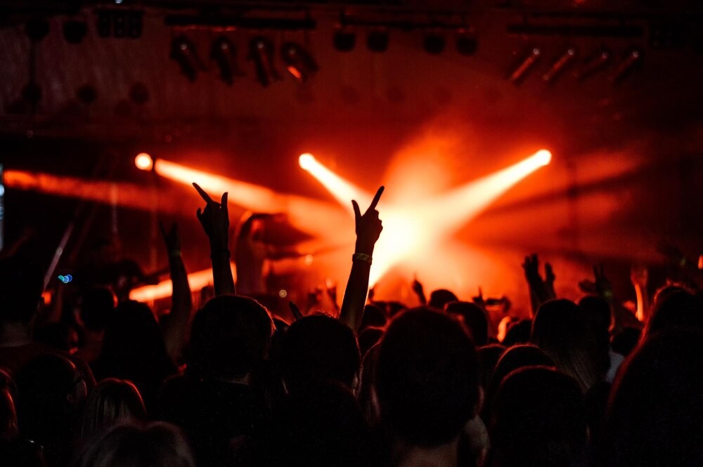 Marzec z poezją śpiewaną – muzyka pełna emocji i refleksji