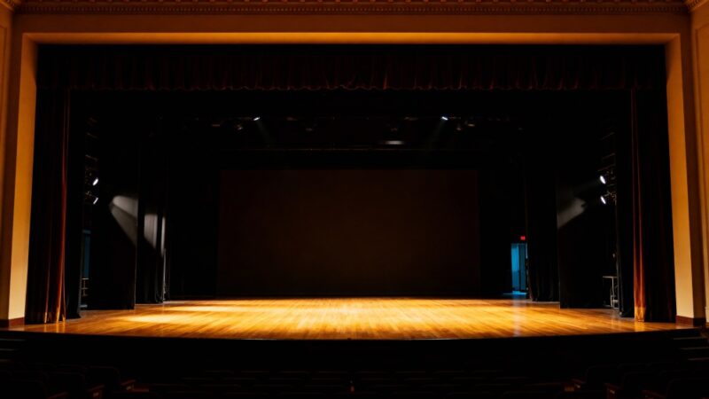 Teatr w Częstochowie: Nowe życie klasyki na scenie!