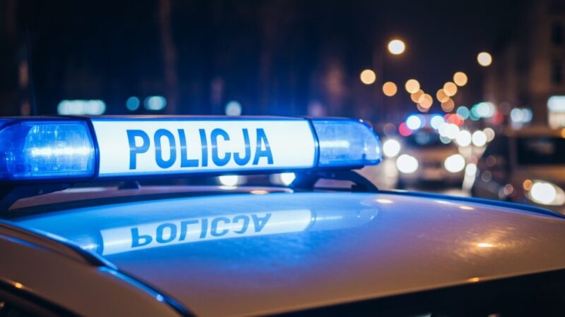 Częstochowska akcja policji: Zatrzymano kobietę z nielegalnymi papierosami i alkoholem