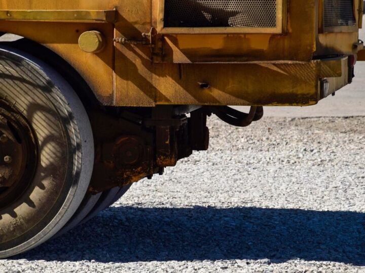 Blisko 1 mln zł na remont ul. Nowej w Kościelcu: Gmina Rędziny ogłasza przetarg!