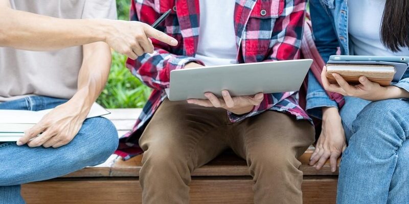 REWITALIZACJA SANITARIATÓW I C.O. W TRZECH SZKOŁACH I PRZEDSZKOLU