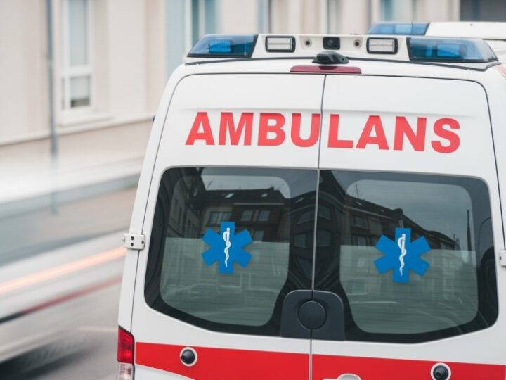 Bezpieczni seniorzy – profilaktyczne spotkania w Przyrowie i Rędzinach