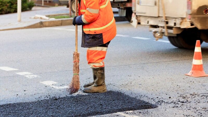 DROGOWCY ODNOWIĄ ZEBRY. BEZPIECZEŃSTWO NA PIERWSZYM MIEJSCU