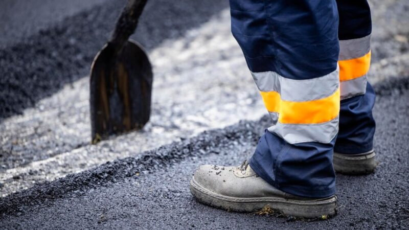 Bezpieczniej na drodze: Kłomnice zyskają nowy chodnik!
