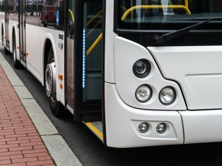 Nowoczesne autobusy dla Gminy Rędziny: nowy standard komunikacji publicznej