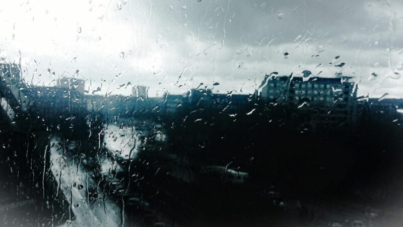 Ulewne deszcze w Śląskiem: Przygotuj się na powódź!