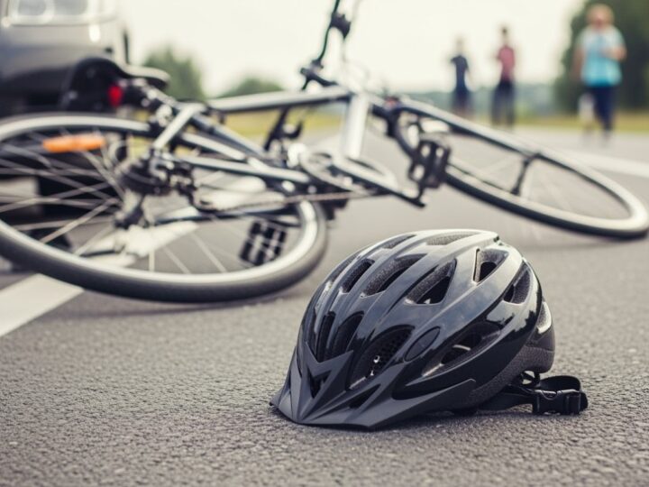 Rajd rowerowy w Częstochowie: Strażacy świętują 35-lecie Straży Granicznej na dwóch kółkach!