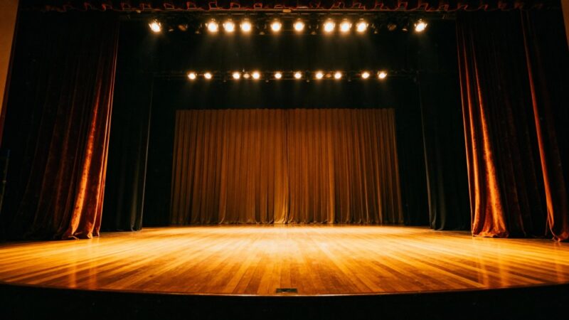Teatr jako tarcza przeciw uzależnieniom i przemocy wśród młodzieży