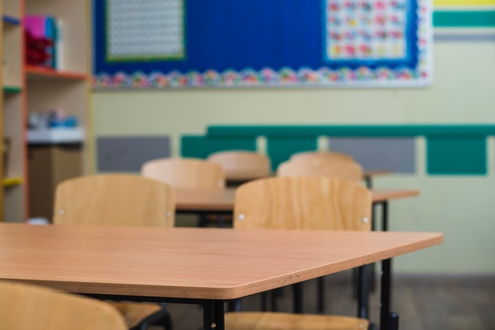 Edukacja przez zabawę: Dzieci uczą się prania w „Bajkowym Zakątku”!