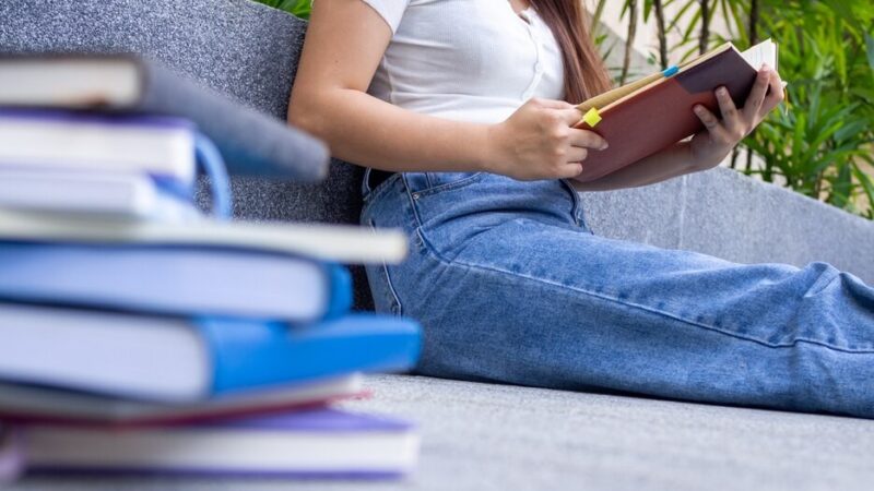 Bezpłatna edukacja prawna dla każdego od Fundacji Młodzi-Młodym
