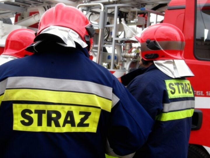 Zawody sportowo-pożarnicze w Lelowie: Strażacy w akcji i emocjonująca rywalizacja!