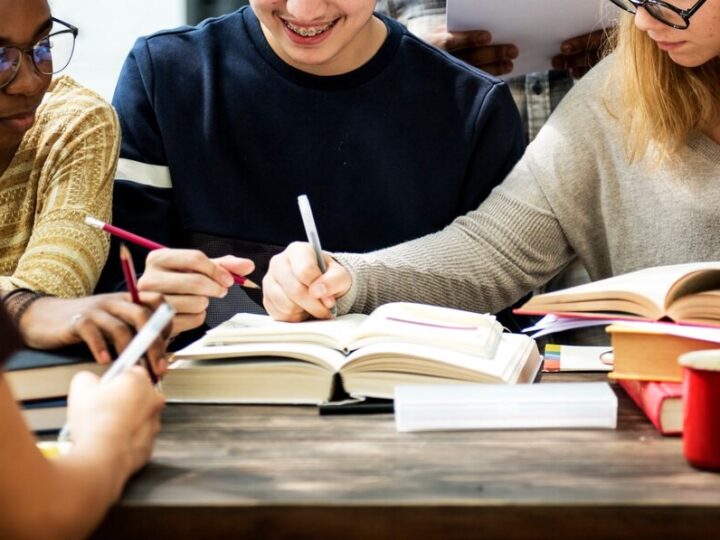Nowoczesna szkoła w Złotym Potoku: Inwestycje, które zmieniają edukację!
