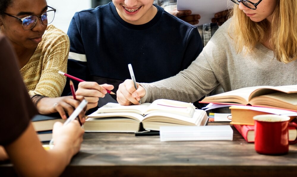 Nowoczesna szkoła w Złotym Potoku: Inwestycje, które zmieniają edukację!