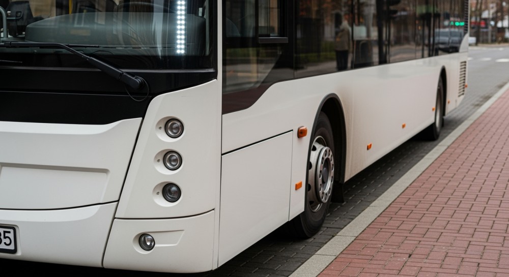 Wakacyjne podróże: jak sprawnie korzystać z transportu publicznego?