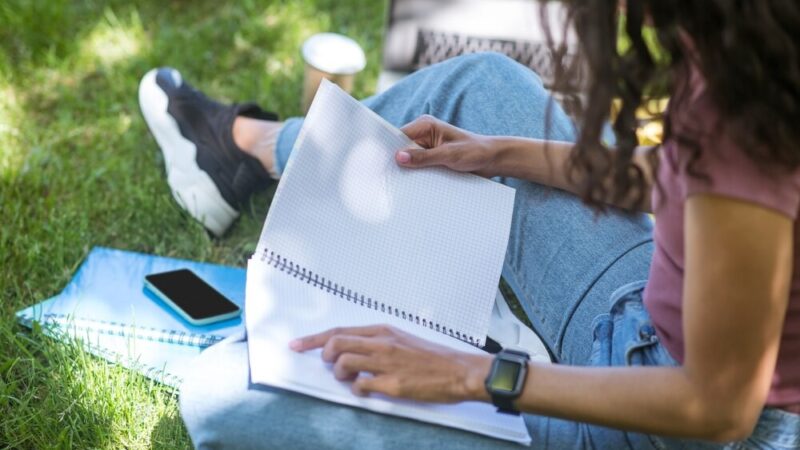 WAKACYJNE WSPARCIE PSYCHOLOGICZNE DLA MŁODZIEŻY