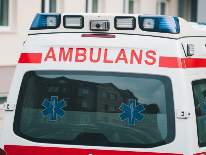 Zielony nalot na kąpielisku: wstrzymano korzystanie z wody dla bezpieczeństwa