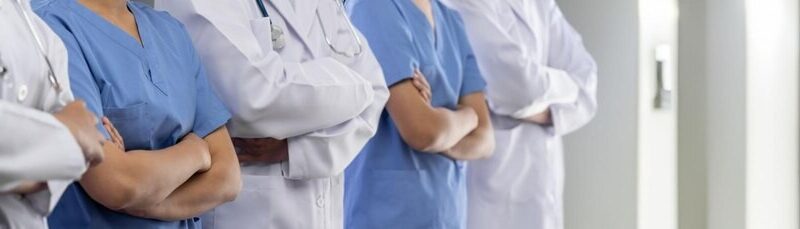 Jak zadbać o zdrowie w upalne dni? Kluczowe zasady bezpieczeństwa