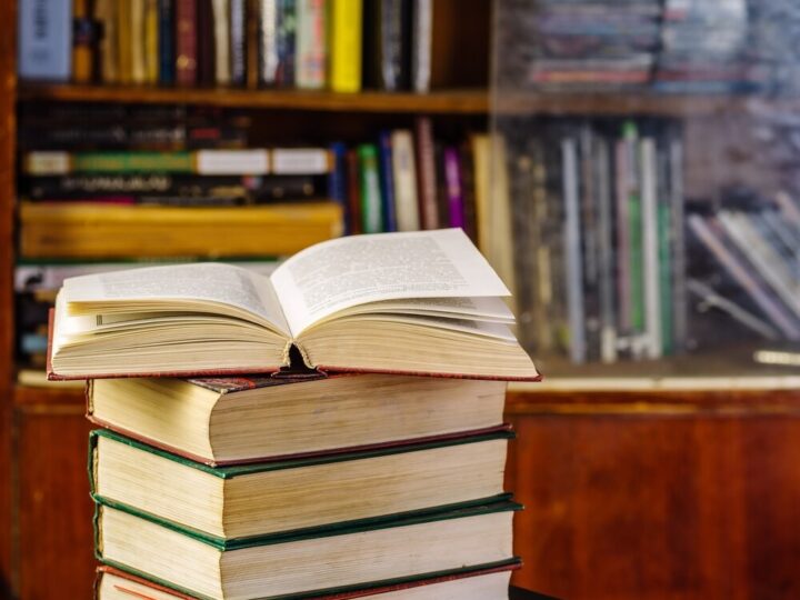Literatura PRL: Odkryj na nowo zapomniane skarby!