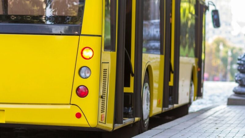 Częstochowa wprowadza przyszłość transportu: 64 zeroemisyjne autobusy na ulicach!